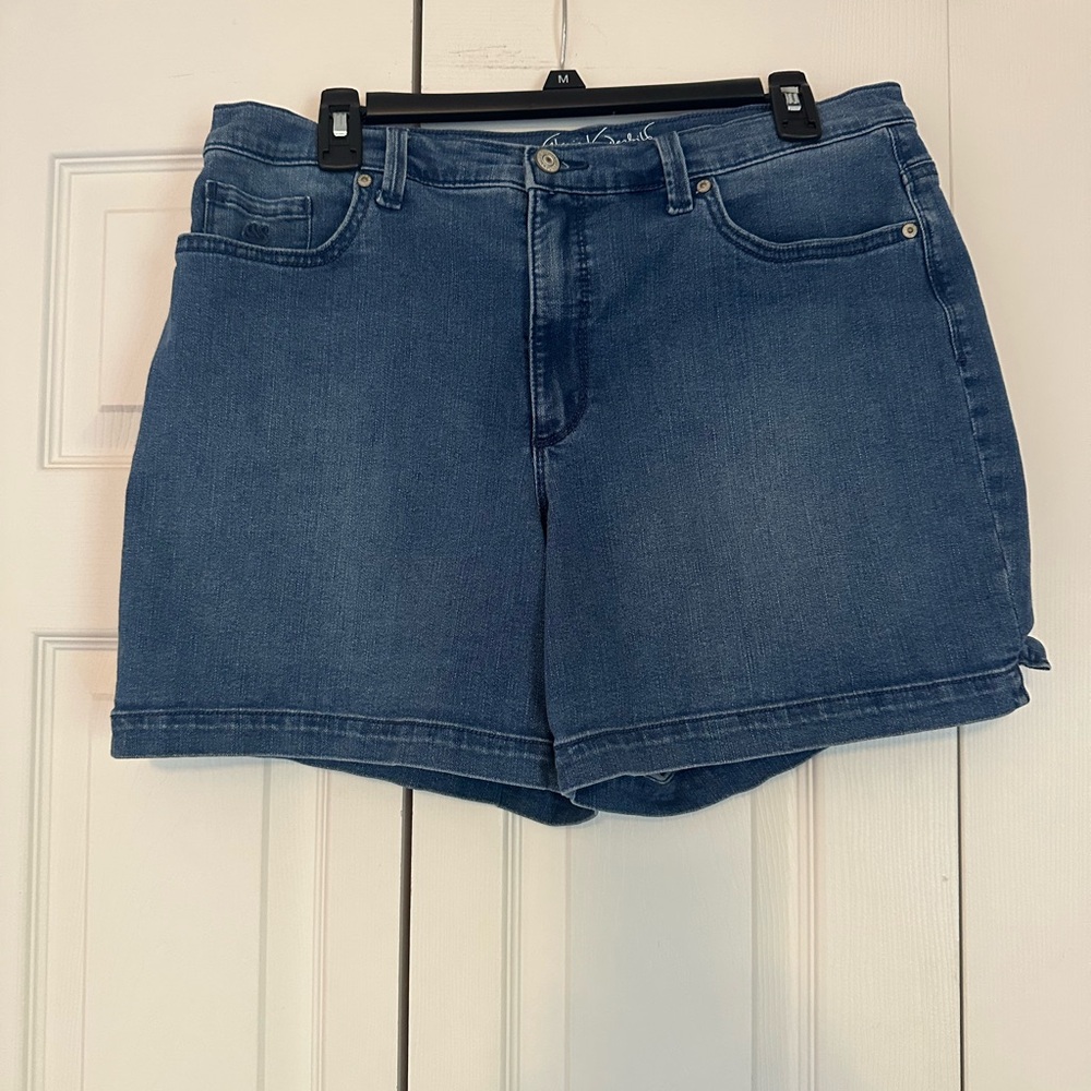☀️3 for $20! Women's Blue Denim Shorts.